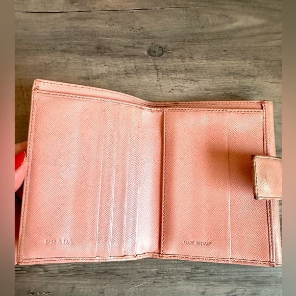 Prada saffiano leather compact wallet - Picture 4 of 7